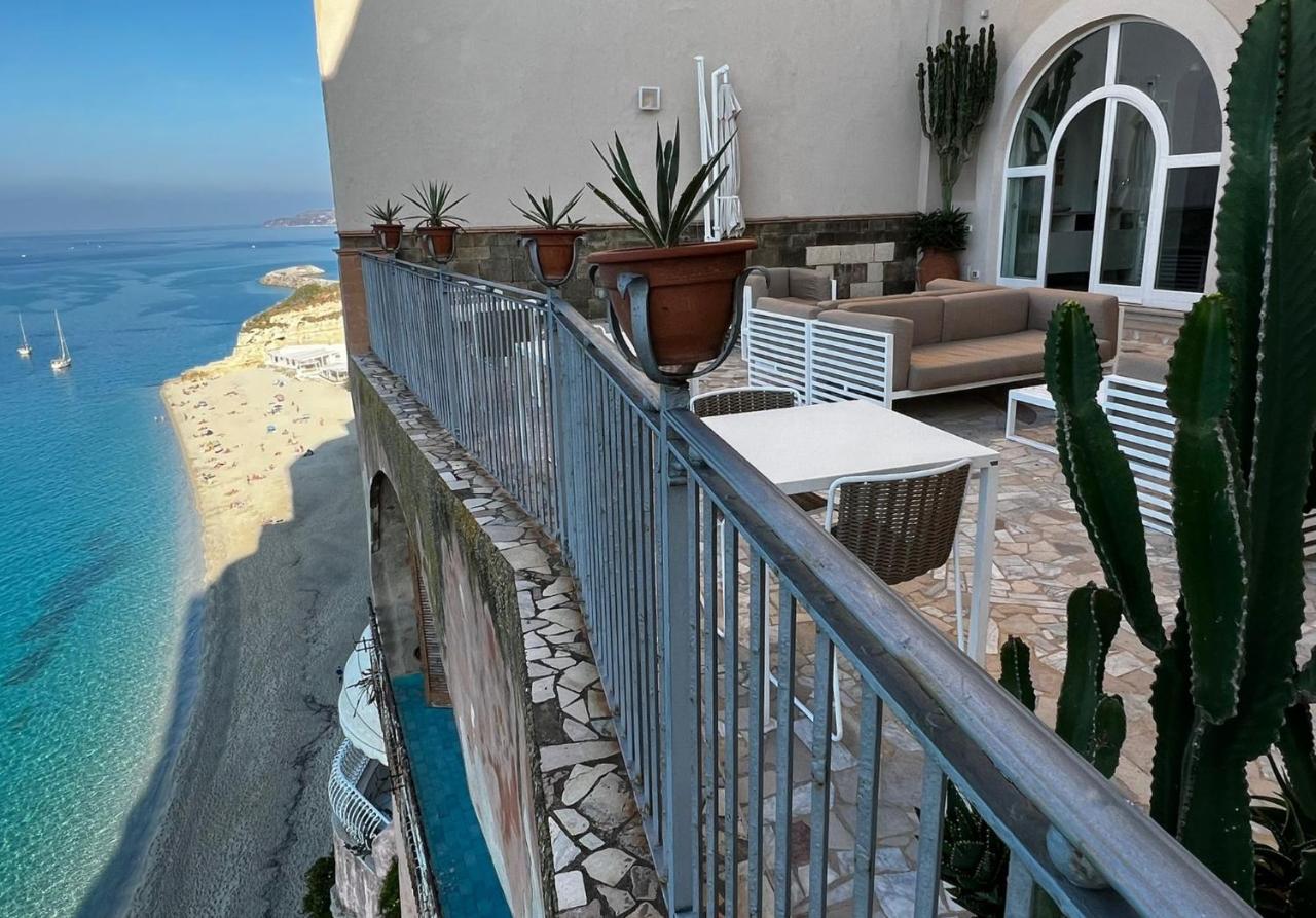 La Dolce Vita A Tropea Luaran gambar